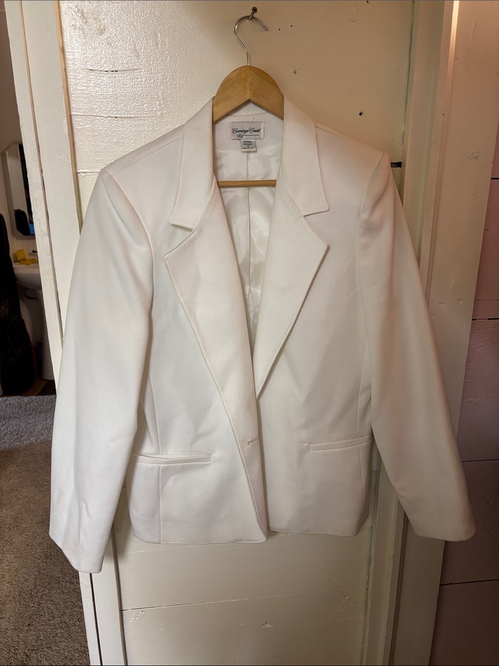 Elegant White Women's Blazer Jacket - Classic Tailored Style